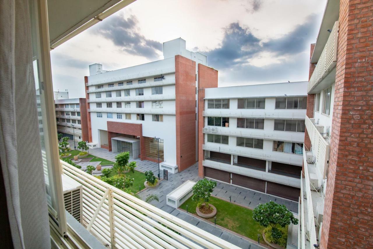 Siara Styles Amba Suites, Gandhinagar Eksteriør billede